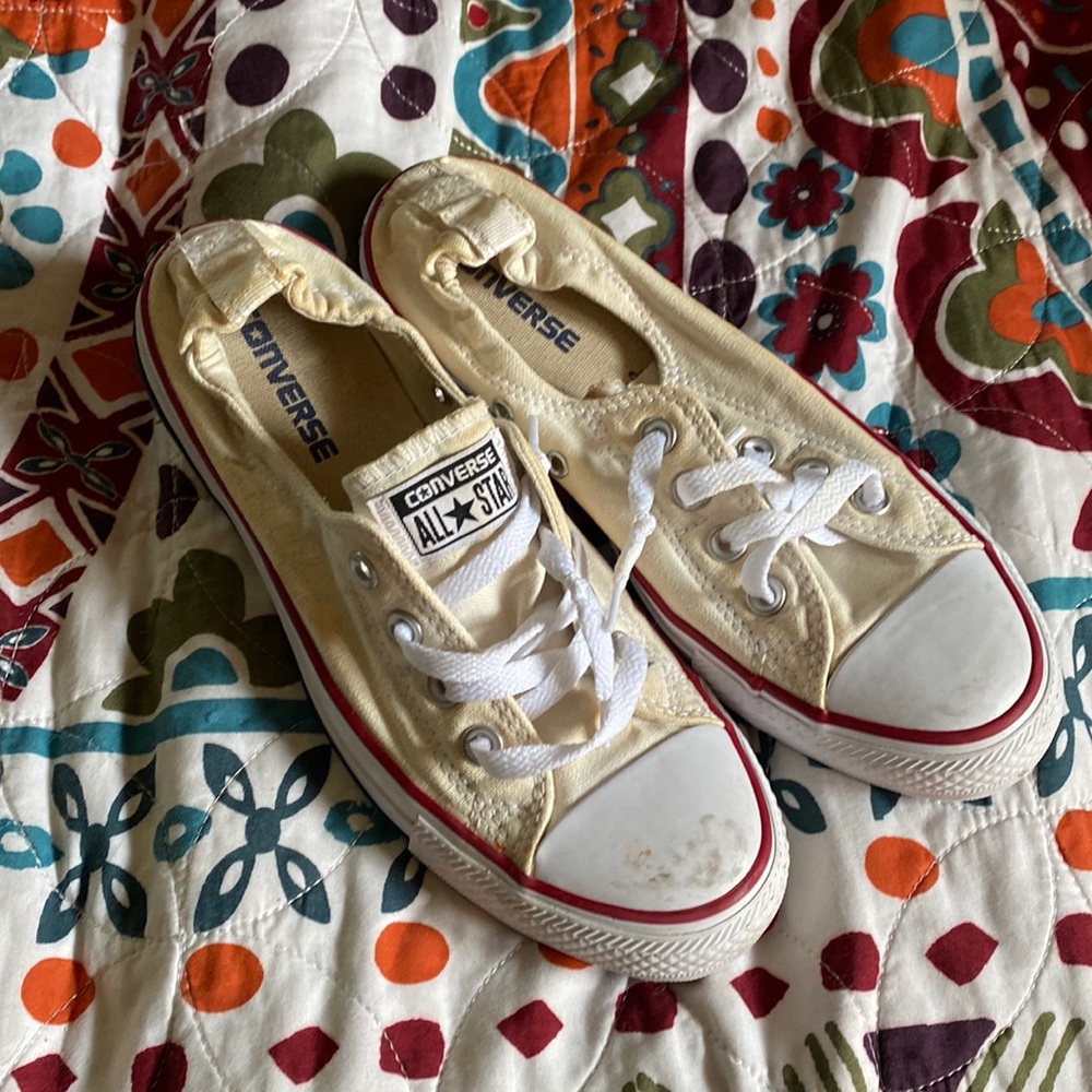 Women’s 8 converse Chuck Taylor ox